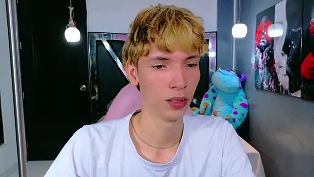 Snapshot of park_jimin1 chatting on October 9, 2025, 12:28 pm park jimin1 online show from October 9, 2025, 12:28 pm