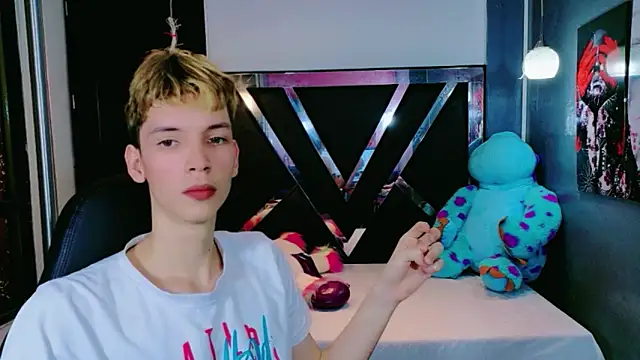 Snapshot of park_jimin1 chatting on December 15, 2025, 12:22 pm park jimin1 online show from December 15, 2025, 12:22 pm