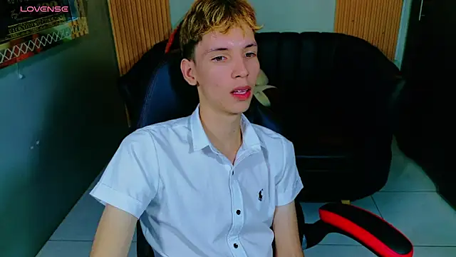 Snapshot of park_jimin1 chatting on November 23, 2025, 3:11 pm park jimin1 online show from November 23, 2025, 3:11 pm