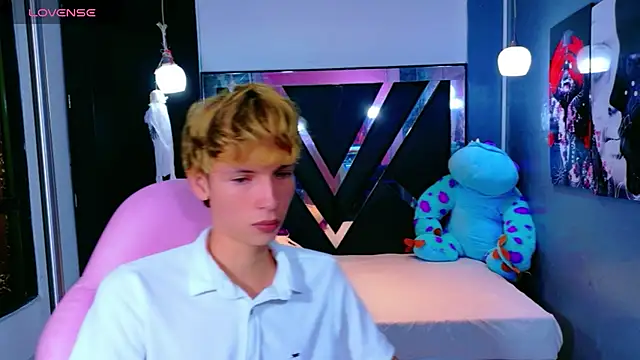 Snapshot of park_jimin1 chatting on October 29, 2025, 12:15 pm park jimin1 online show from October 29, 2025, 12:15 pm