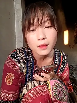 linda bae00 online show from May 4, 2026, 11:07 pm