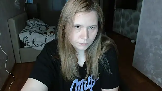 AdelinaLawson online show from May 8, 2026, 8:07 am