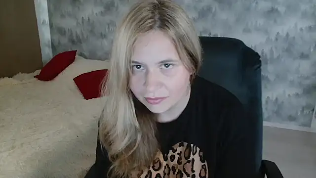 Snapshot of AdelinaLawson chatting on August 3, 2026, 2:23 pm AdelinaLawson online show from August 3, 2026, 2:23 pm