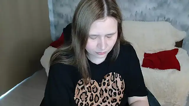 Snapshot of AdelinaLawson chatting on June 12, 2026, 2:53 am AdelinaLawson online show from June 12, 2026, 2:53 am