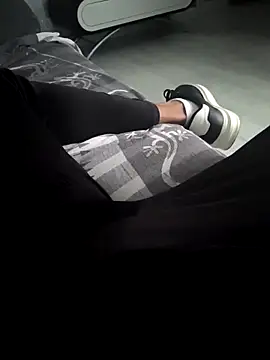 Snapshot of xxxfeo chatting on November 17, 2025, 5:17 pm xxxfeo online show from November 17, 2025, 5:17 pm