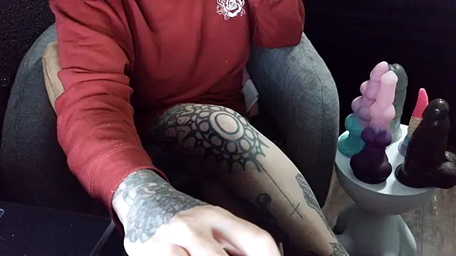 fetishslut4u online show from November 7, 2025, 4:39 am