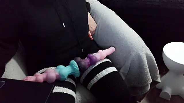 fetishslut4u online show from October 16, 2025, 12:13 pm