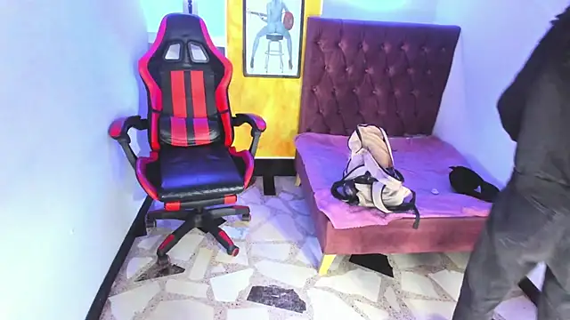 alison moon7 online show from November 5, 2025, 11:13 am