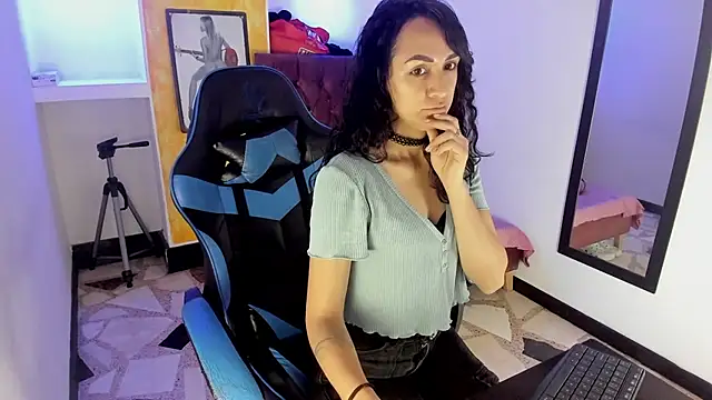 alison moon7 online show from October 24, 2025, 11:42 am