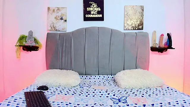 Maddy Esther online show from September 26, 2025, 3:57 am