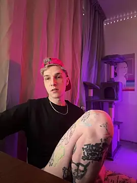 Snapshot of davesinner chatting on February 21, 2026, 8:33 pm davesinner online show from February 21, 2026, 8:33 pm