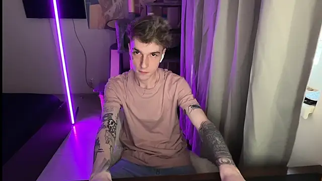 Snapshot of davesinner chatting on March 30, 2026, 4:47 am davesinner online show from March 30, 2026, 4:47 am