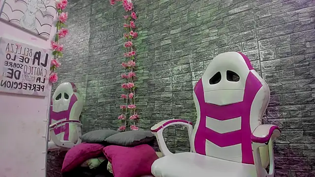 karoll  sex online show from February 26, 2026, 12:38 pm