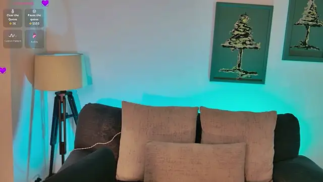 Snapshot of AprilRhodes_ chatting on October 9, 2025, 7:58 pm AprilRhodes online show from October 9, 2025, 7:58 pm