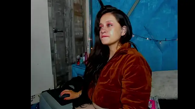 Morana  Hot online show from December 16, 2025, 5:11 am