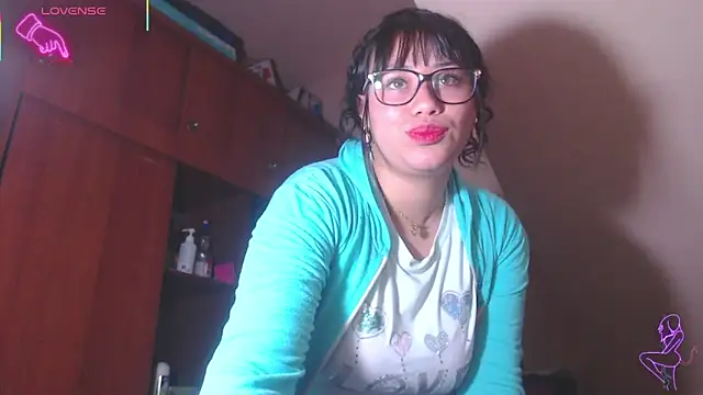 Snapshot of catalina_saenz19 chatting on November 21, 2025, 1:59 am catalina saenz19 online show from November 21, 2025, 1:59 am