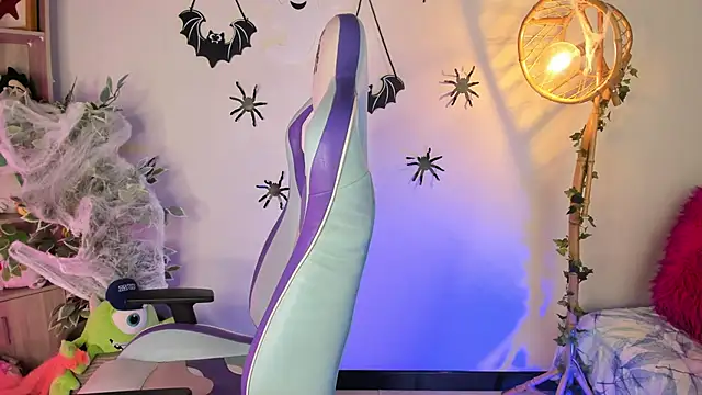 Lana Dreams  online show from October 28, 2025, 12:00 am