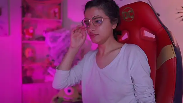 Lana Dreams  online show from October 8, 2025, 1:01 pm