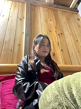 phungtiti online show from December 1, 2025, 3:24 pm