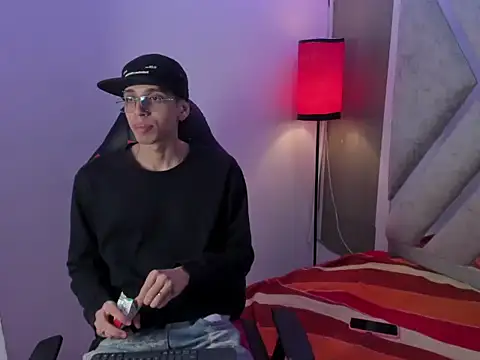 nicolai drake online show from November 30, 2025, 4:13 am