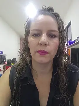 Snapshot of Nina_vallon chatting on April 15, 2026, 12:32 pm Nina vallon online show from April 15, 2026, 12:32 pm