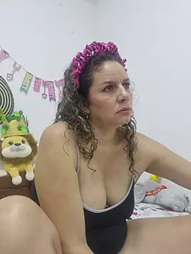 Snapshot of Nina_vallon chatting on April 24, 2026, 10:39 am Nina vallon online show from April 24, 2026, 10:39 am