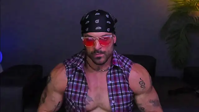 Snapshot of dennis_cox1 chatting on November 24, 2025, 2:28 pm dennis cox1 online show from November 24, 2025, 2:28 pm