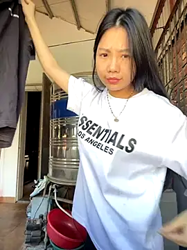 Snapshot of Miumieu chatting on November 13, 2025, 4:05 am Miumieu online show from November 13, 2025, 4:05 am