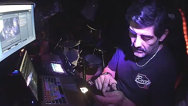 Snapshot of Rod_Contreras_ARG chatting on November 8, 2025, 3:10 am Rod Contreras ARG online show from November 8, 2025, 3:10 am