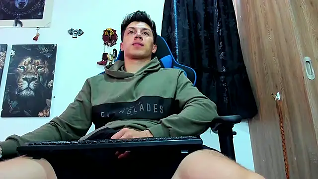javiersexymann online show from February 24, 2025, 4:26 pm