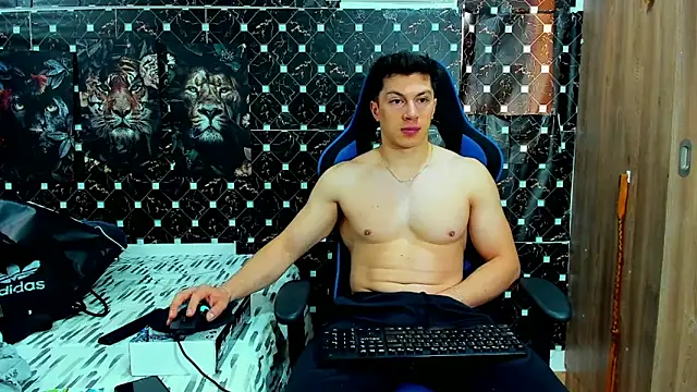 javiersexymann online show from May 7, 2026, 9:51 pm