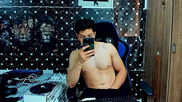 javiersexymann online show from March 13, 2026, 8:03 pm