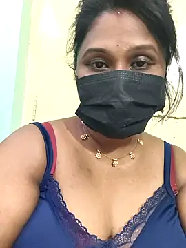 Snapshot of chaitara-reddy chatting on April 29, 2026, 5:17 pm chaitara-reddy online show from April 29, 2026, 5:17 pm
