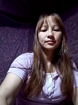 Mini3333 online show from May 4, 2026, 10:34 pm