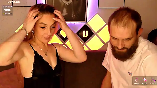 XBellaXundXUweX online show from January 13, 2026, 8:02 pm