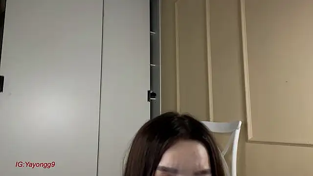 yayongg online show from September 28, 2025, 1:18 pm