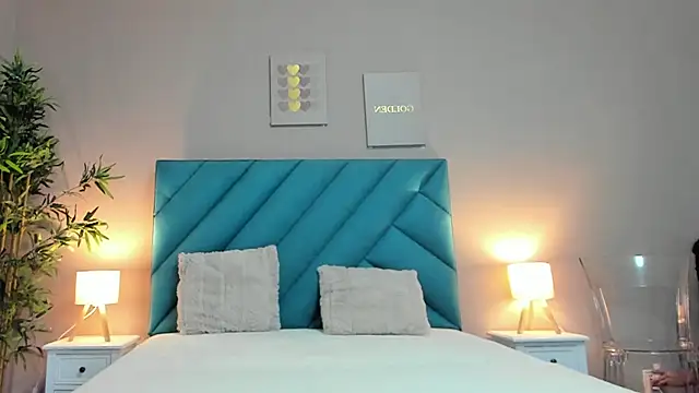 HaileyVice online show from October 24, 2025, 5:39 am