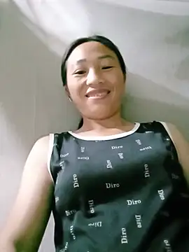 lucybaby00 online show from May 18, 2026, 10:36 pm