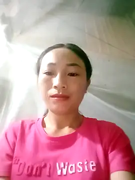 lucybaby00 online show from September 20, 2025, 9:09 pm