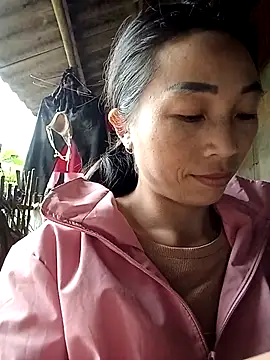 lucybaby00 online show from November 9, 2025, 8:40 am