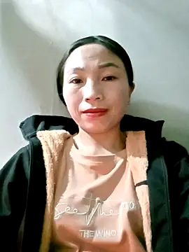 lucybaby00 online show from January 6, 2026, 2:43 pm