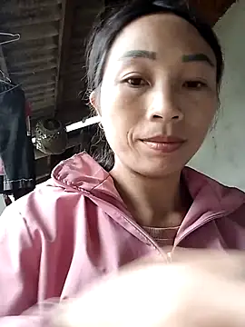 lucybaby00 online show from November 10, 2025, 9:36 am