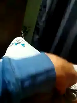 Snapshot of Maycol0320 chatting on October 19, 2025, 6:16 am Maycol0320 online show from October 19, 2025, 6:16 am