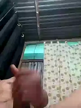 Snapshot of Maycol0320 chatting on October 14, 2025, 10:42 pm Maycol0320 online show from October 14, 2025, 10:42 pm