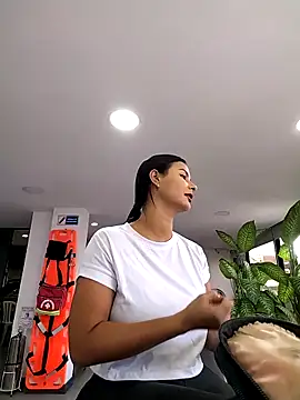 Snapshot of gabysanta_ chatting on October 28, 2025, 12:59 pm gabysanta online show from October 28, 2025, 12:59 pm