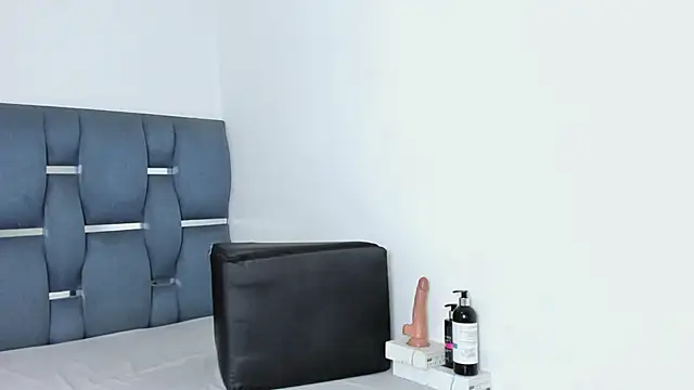 yourwife anna online show from October 20, 2025, 10:27 am