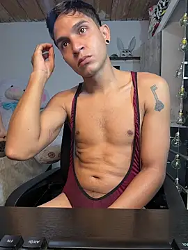 Angel latinboy online show from April 28, 2026, 2:54 pm