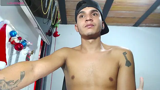 Snapshot of Angel_latinboy chatting on November 26, 2025, 1:33 pm Angel latinboy online show from November 26, 2025, 1:33 pm