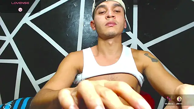 Snapshot of Angel_latinboy chatting on October 9, 2025, 10:54 pm Angel latinboy online show from October 9, 2025, 10:54 pm