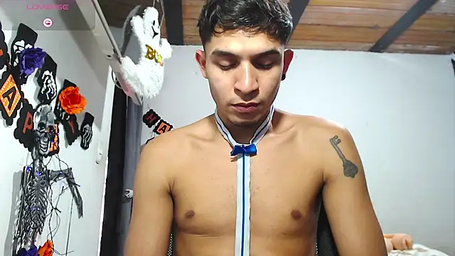 Snapshot of Angel_latinboy chatting on October 29, 2025, 7:24 pm Angel latinboy online show from October 29, 2025, 7:24 pm